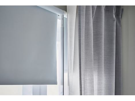 Comércio de Cortinas Rolô no Parque Dom Pedro I