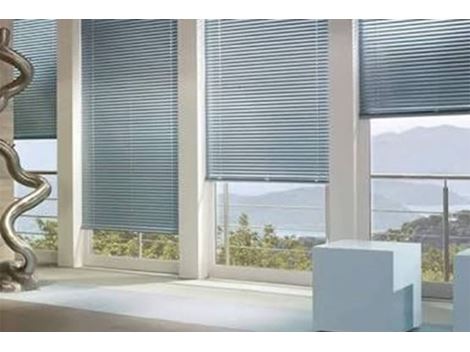 Lavagem de Cortinas Rolô no Canindé